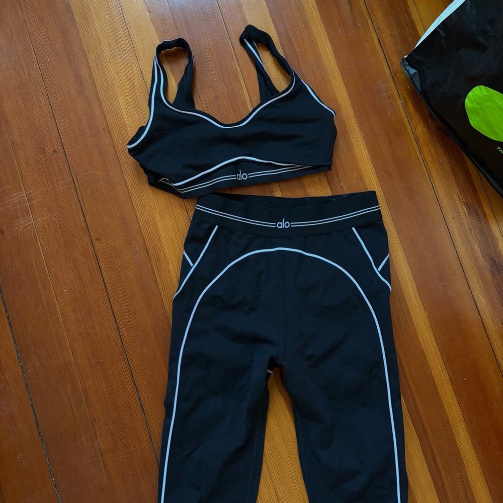 ALO Yoga Black Leggings with White Accents